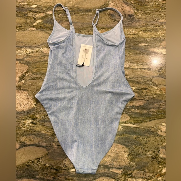 WeWoreWhat Scoop neck open back one piece swimsuit Macro Sunflowers - Picture 3 of 9